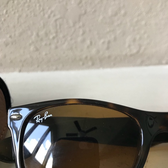 Ray-Ban Wayfarer Sunglasses + Case - Picture 6 of 7